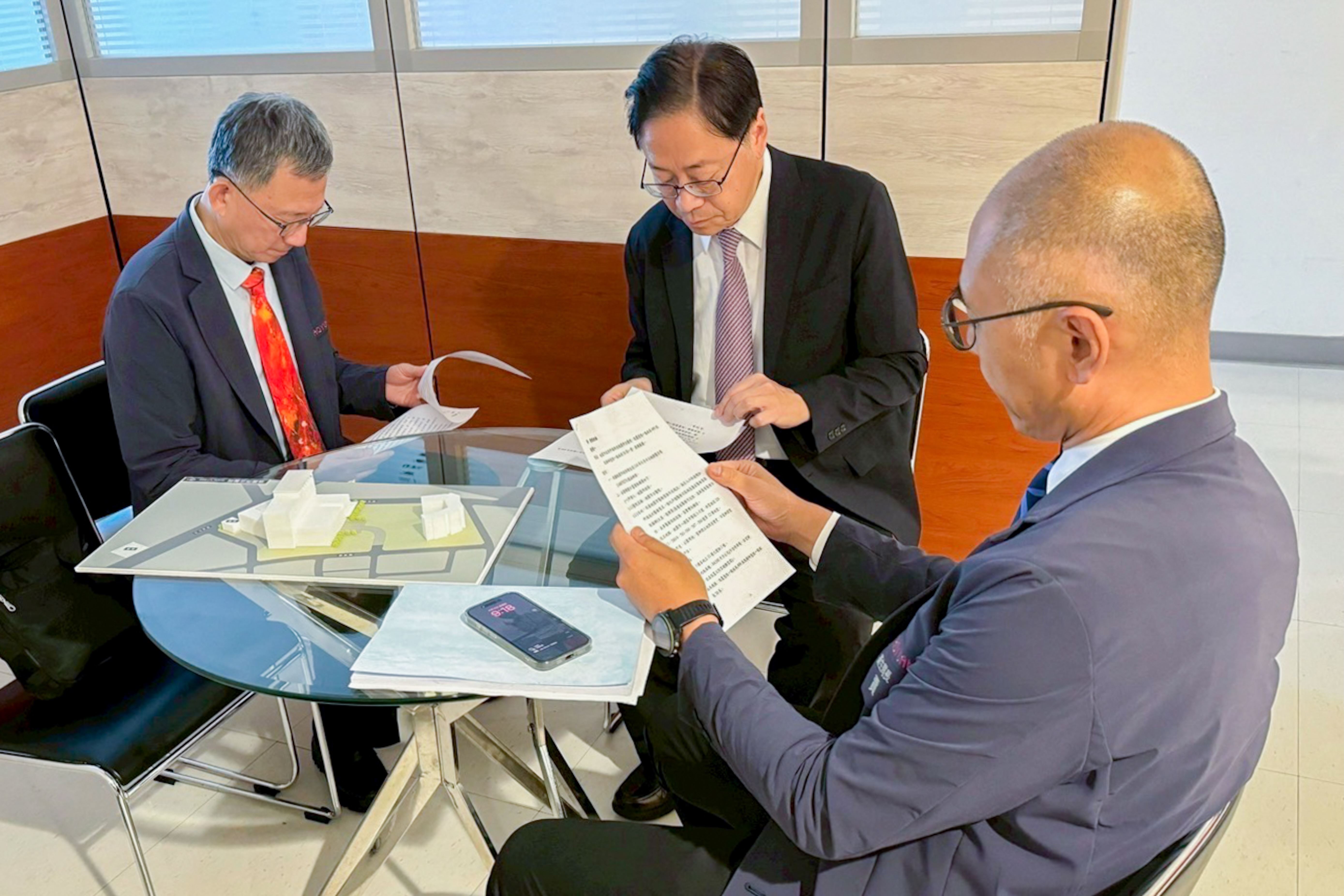 張市長率隊向中央爭取核定桃園市立醫院