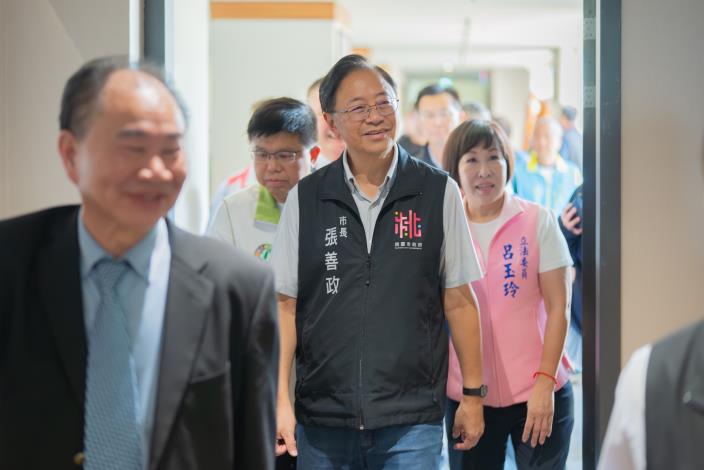 張市長參觀石門山勞工育樂中心