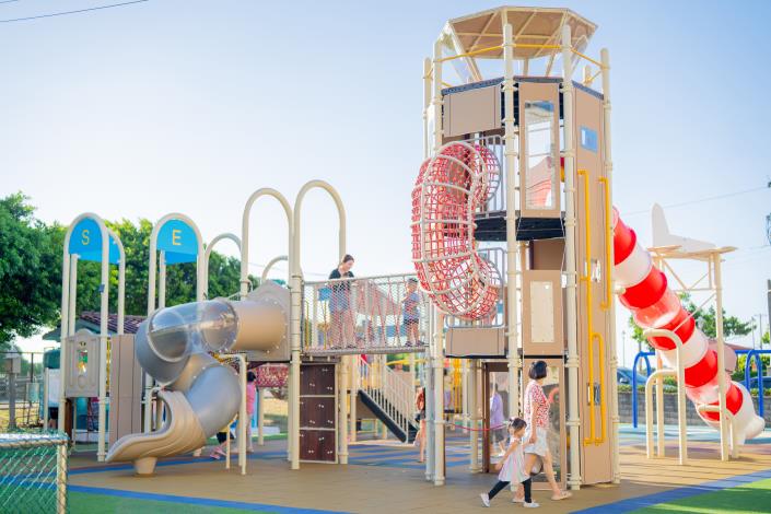 海寧公園兒童遊戲場升級啟用