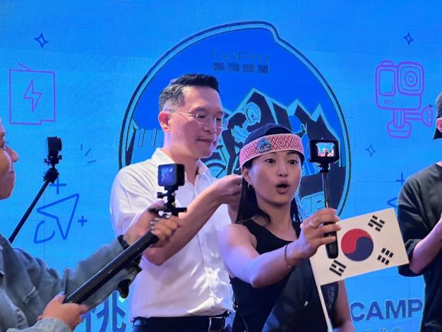 蘇副市長為10位GoPro創作者繫上大使勳章