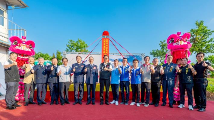 張市長與貴賓於動土典禮合影