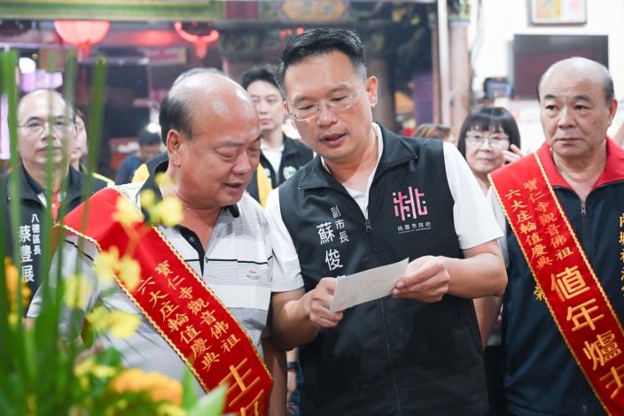 蘇副市長解說手繪遶境路線圖