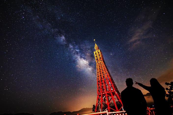 市府預計明（115）年正式向國際組織提出申請，力拚打造全臺首座國際級「暗空勝地」，讓拉拉山不僅以甜美水蜜桃聞名，更以滿天星斗成為桃園的自然觀光新品牌，邀請國人與世界各地的旅客上山看見桃園山林的壯麗與浪漫