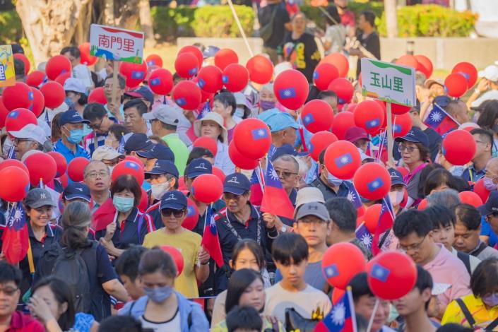 現場市民熱情參與國慶升旗