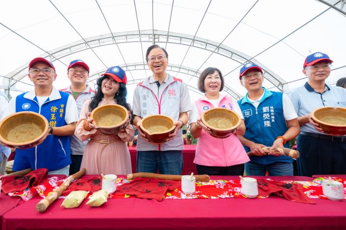 張市長與貴賓合照