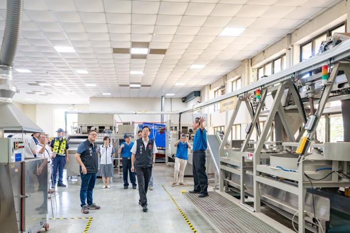 張市長參觀茶工廠