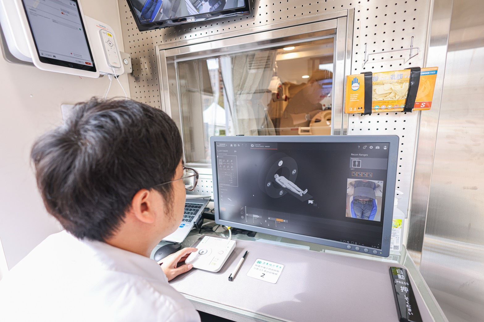 行動CT醫療車搭載智慧自動頂平系統可確保影像品質無虞