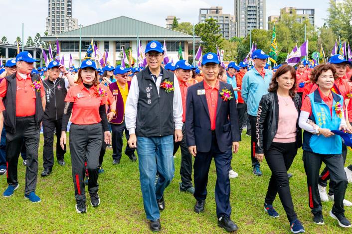 張市長和獅友合影