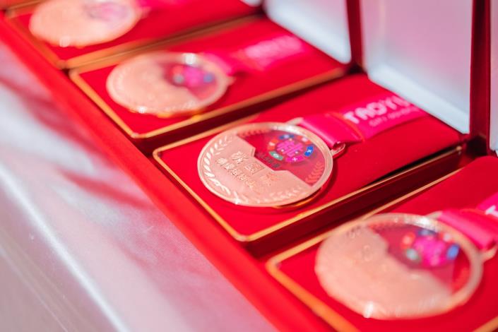 114年度桃園市績優環保志工獎牌