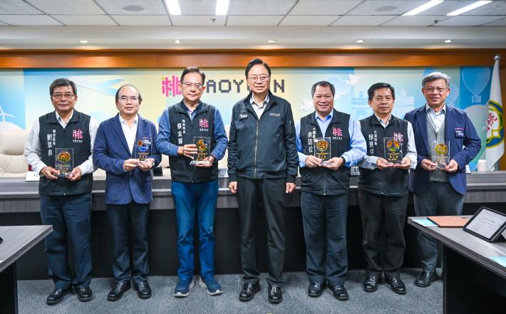 張市長頒獎表揚「114年度非都市土地使用編定管制業務及耕地三七五租約業務督導考核」績優公所