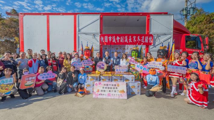 寒冬送暖關懷—李曉鐘副議長柳丁捐贈活動合影