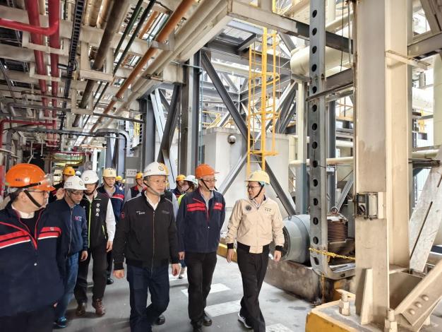 蘇俊賓表示，市府修法分批納管高風險場所