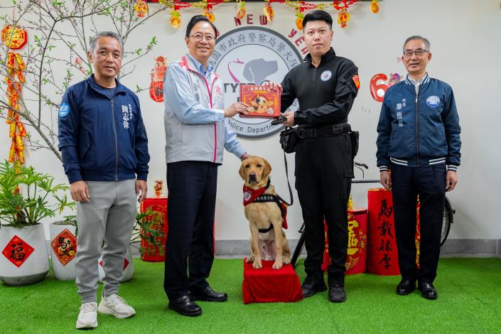 張市長慰勞刑事警察大隊警犬隊