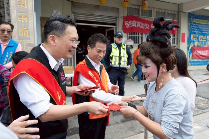 蘇副市長發放新春福袋