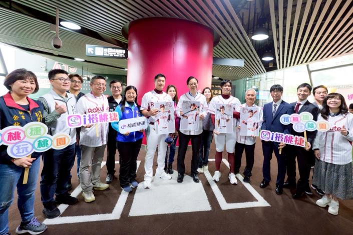 2026挺猿彩繪列車首航大合影