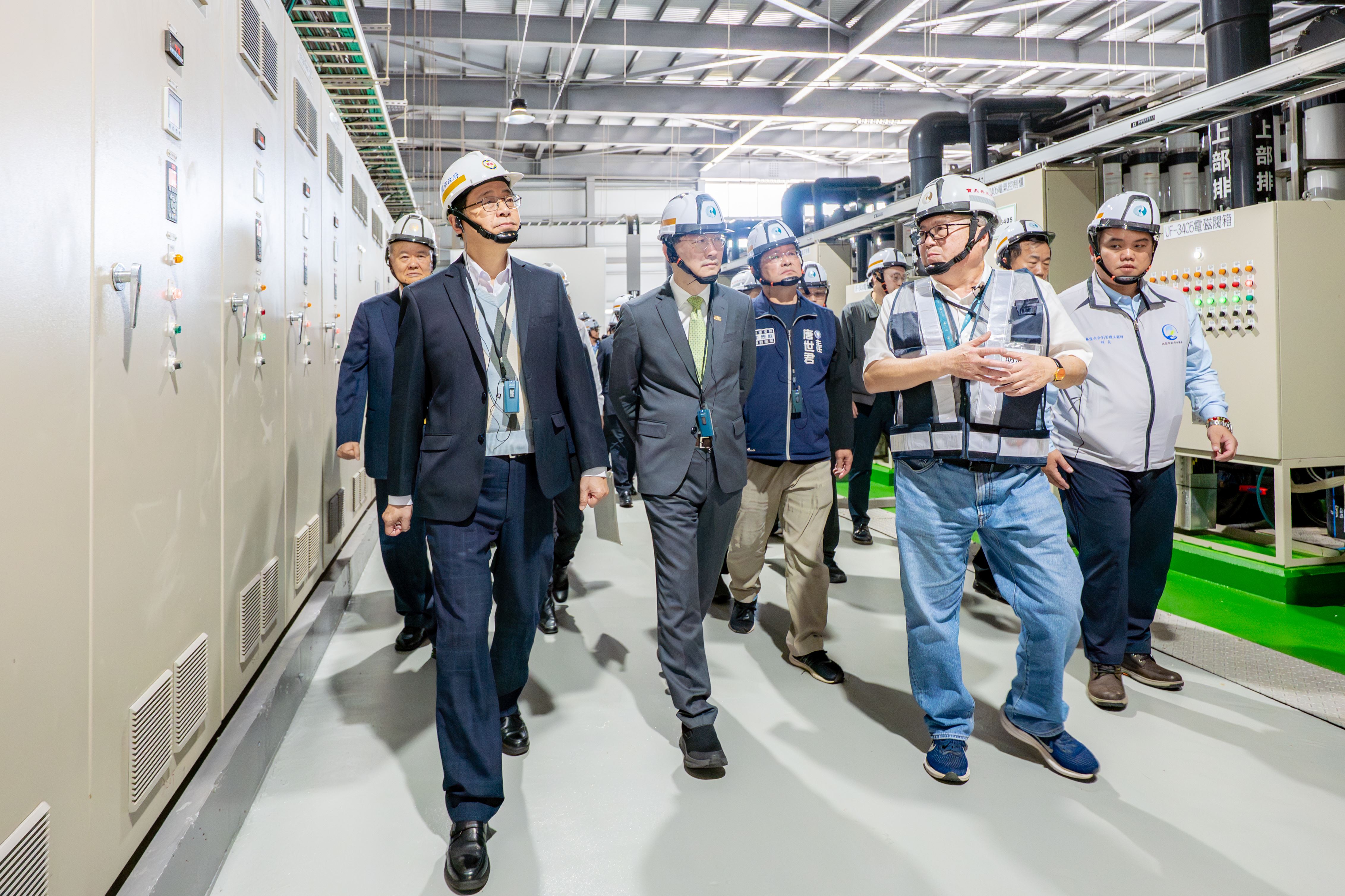 張市長與出席嘉賓參觀再生水廠