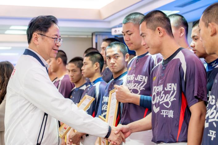 張市長期勉選手續創佳績