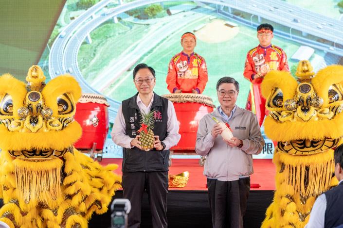 張市長與卓院長合照