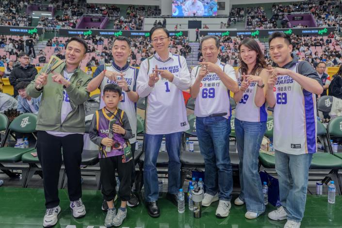 張市長與出席貴賓合影