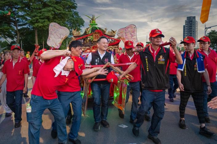 上千民眾一同迎接天上聖母神尊回鑾