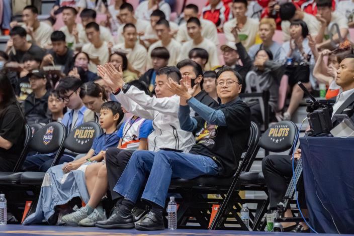 張市長出席桃園璞園領航猿本季主場例行賽