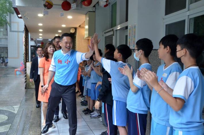 蘇俊賓真摯祝福全體畢業生邁向下一段精彩的人生