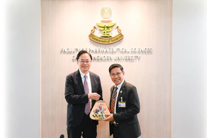 張善政市長與Dr. Choocheep Auekarn副主席合影