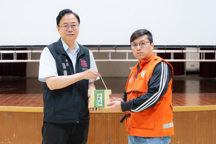 市長致贈替代役備役役男端午節慰勞品