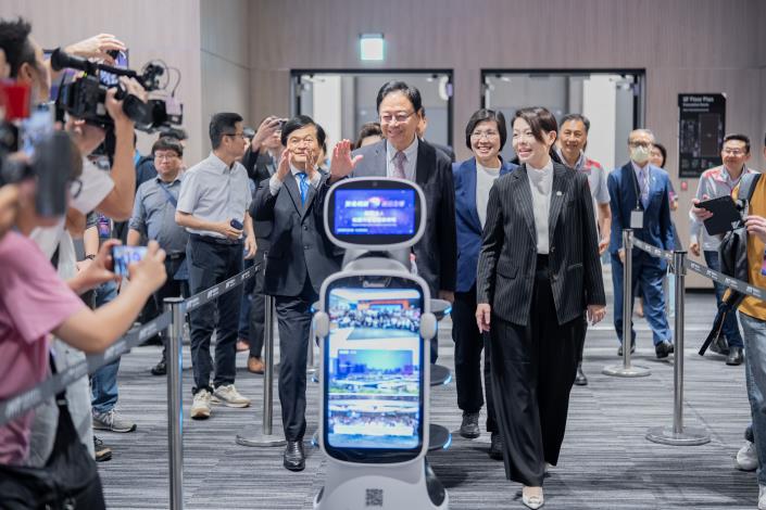 桃園市智慧產業學院成果發表暨財團法人成立記者會