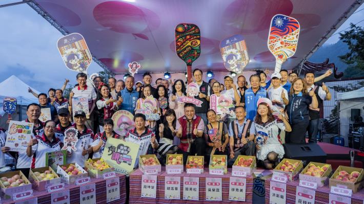 市府邀請民眾品嚐當季鮮甜水蜜桃，感受復興區豐富的自然景觀