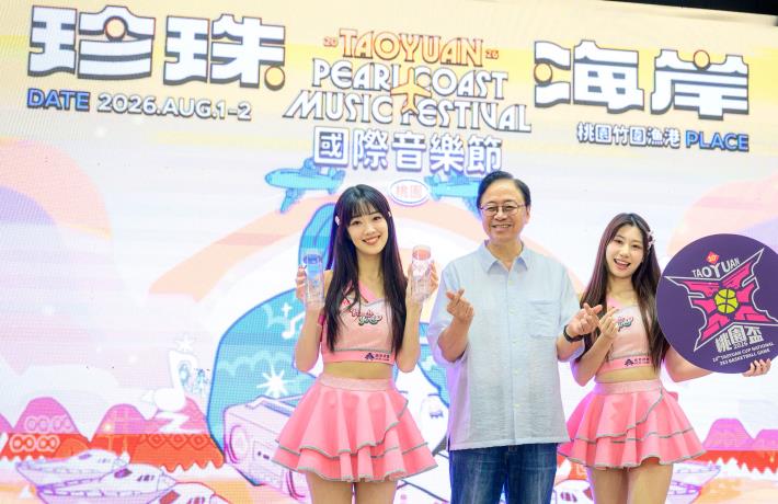張市長與桃氣女孩合影