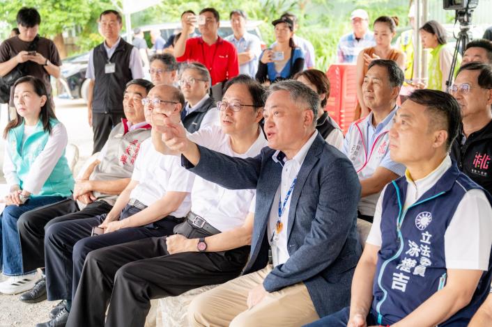張市長與景碩科技股份有限公司陳執行長合影