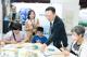 蘇副市長為民眾講解桃園館內容