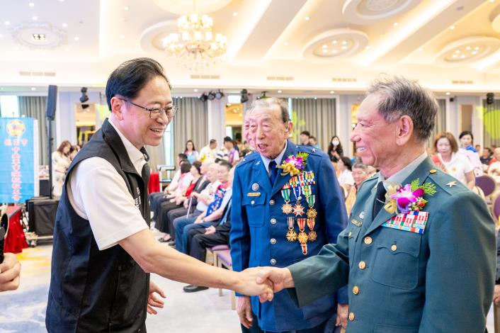張市長肯定軍人長期為國家及社會付出的努力