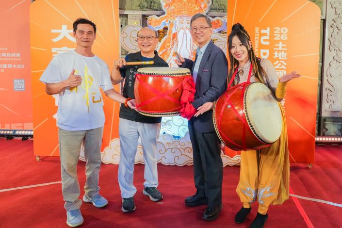 王副市長與貴賓合影