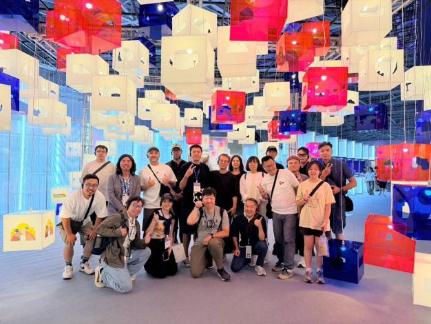 中華平面設計協會率團參觀2026台灣設計展