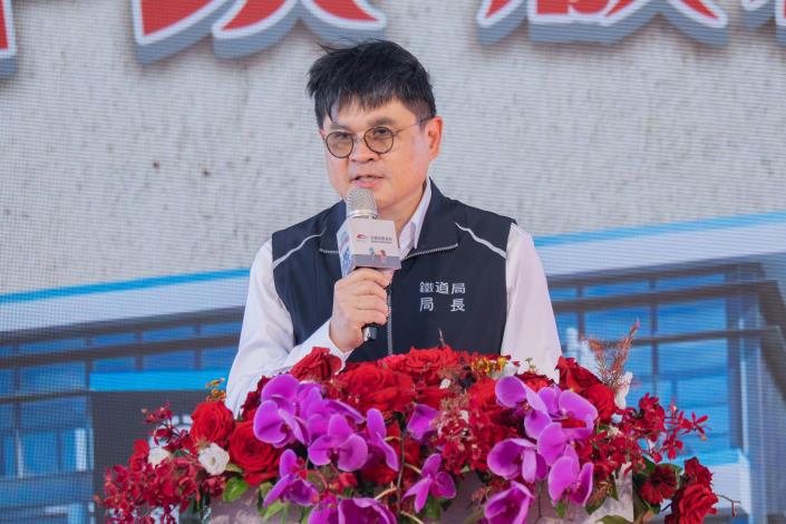 交通部鐵道局長楊正君致詞