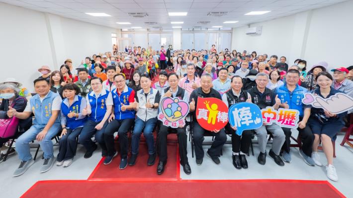 中壢區龍興市民活動中心增設無障礙設施及修繕工程完工視察大合影