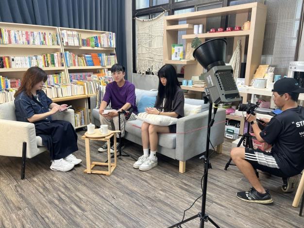 照片4：工讀生上工照片
