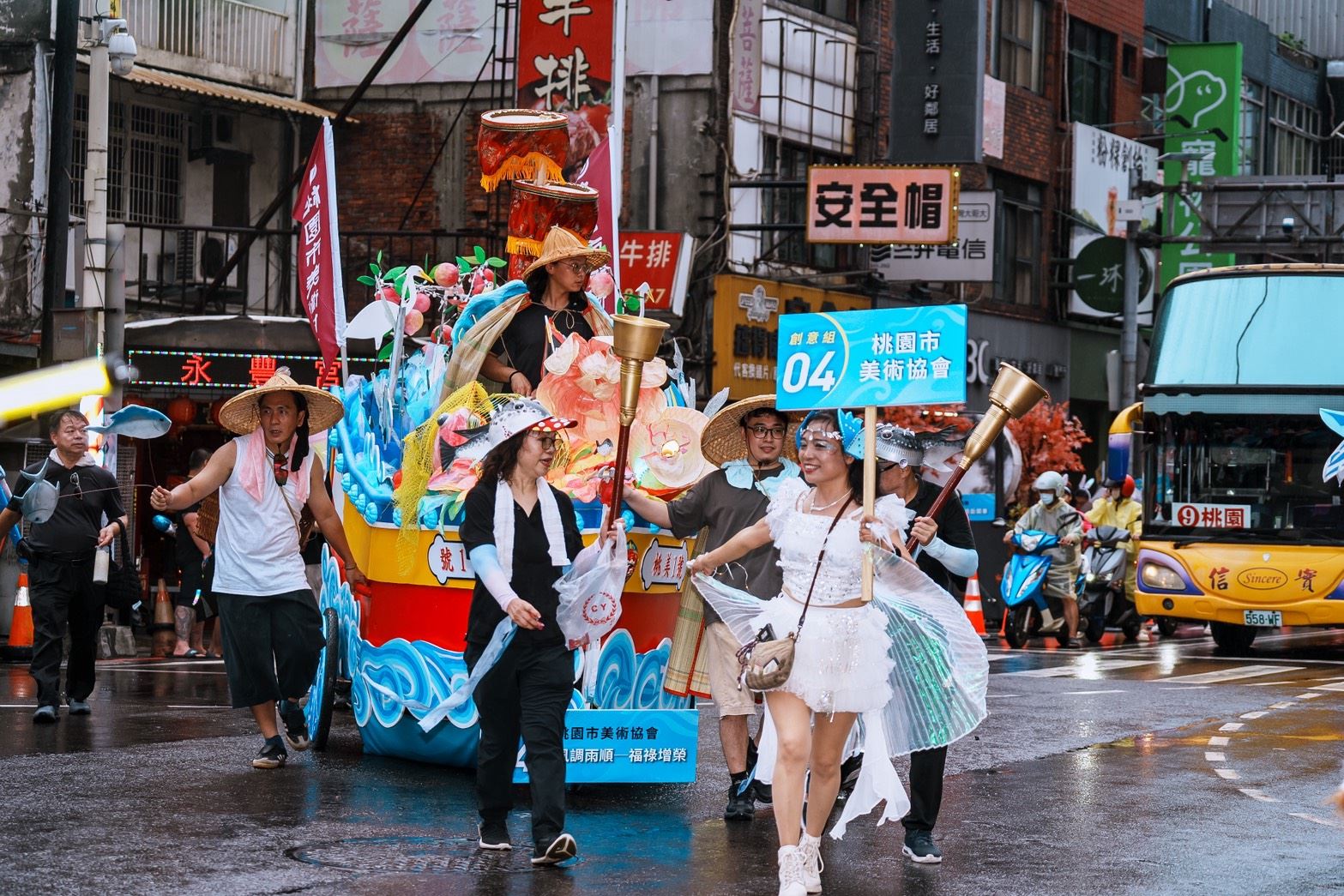 「藝閣製作創意組」金獎由首次參賽的桃園市美術協會奪得,《桃美一號》車體結構突破