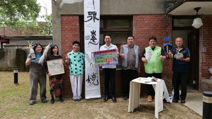 藝術家與貴賓們大合照