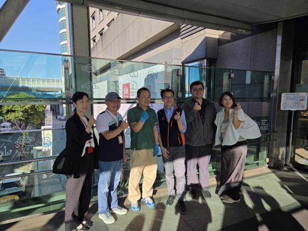 藝術家大石曉規與相關企業合照1