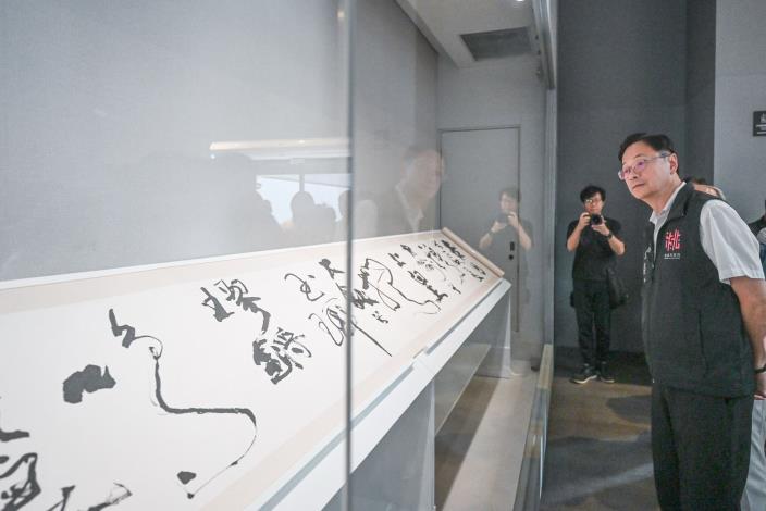 4-桃園市張善政市長觀賞展品