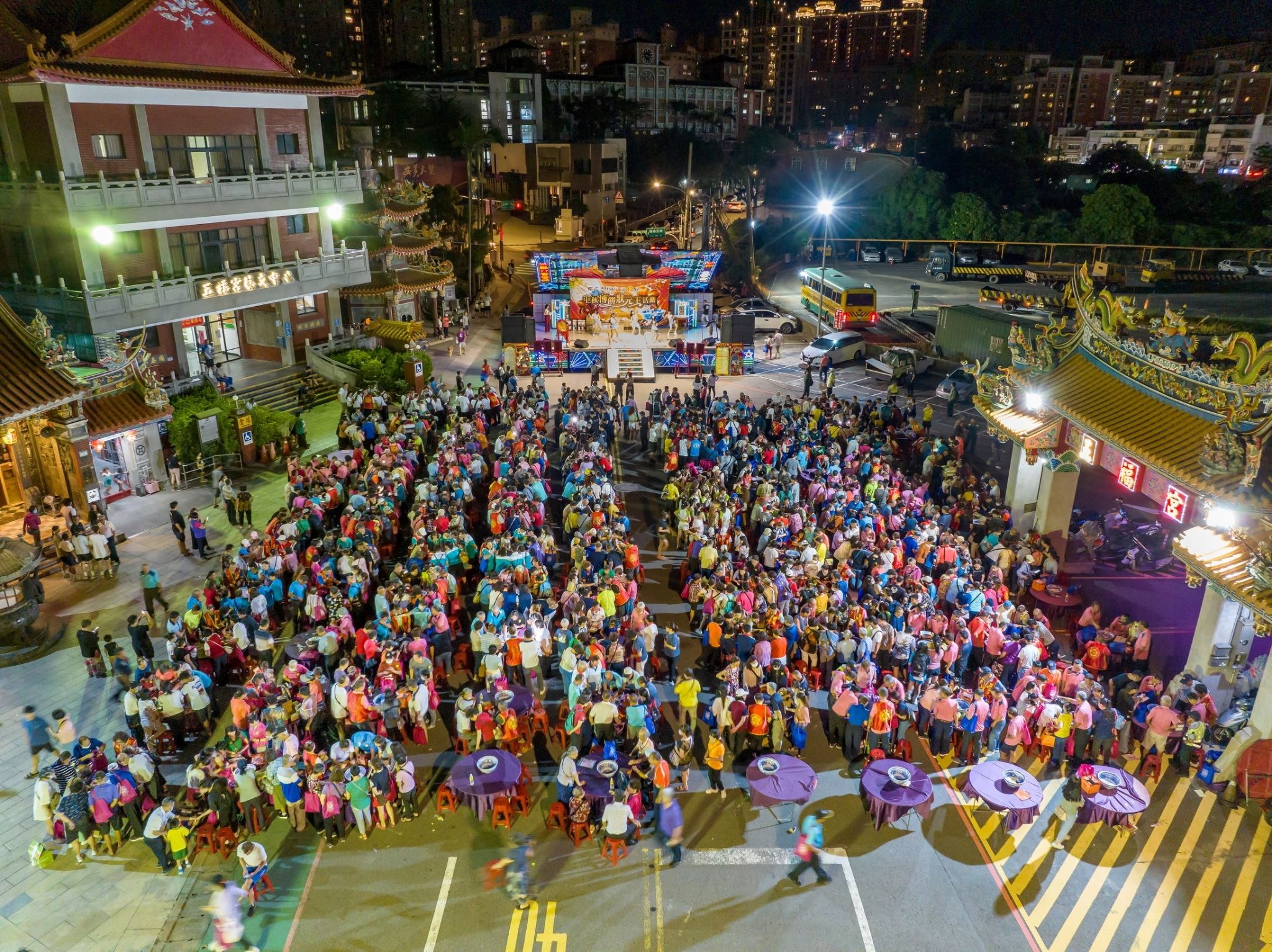 南崁五福宮第十三屆中秋博餅狀元王 活動全景空拍 相片提供：南崁五福宮