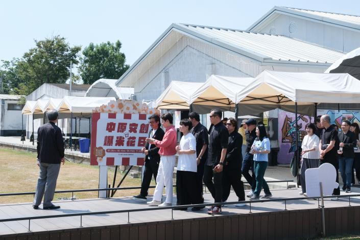國際設計師參觀中原文創園區