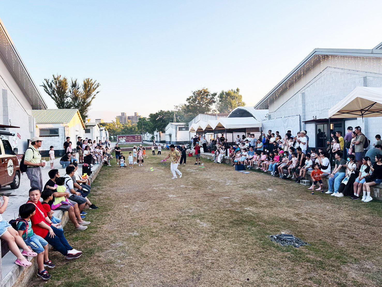 「中原文創613市集」街頭藝人表演 街頭藝人：扯鈴演出王健丞