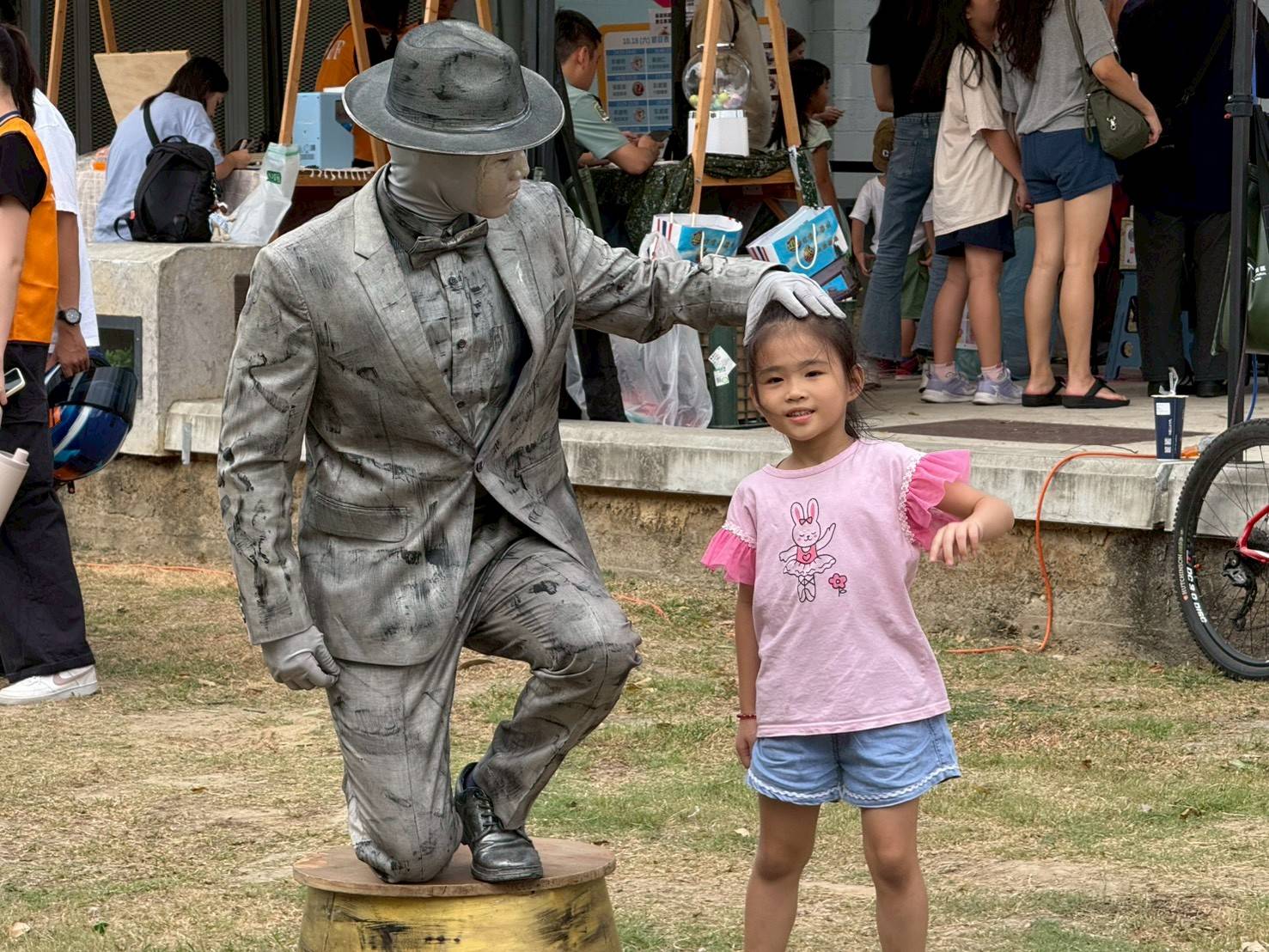 「2025桃園街頭藝人嘉年華」行動雕像組 表演者：關力毓