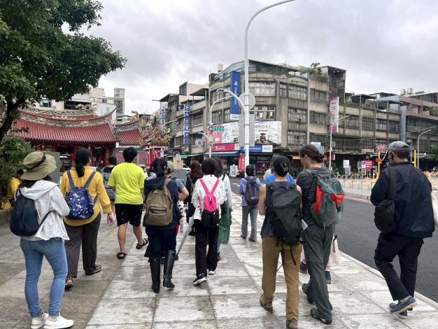 《舊城散步趣-桃園區》地方文史工作者帶領民眾於桃園舊城街區走讀導覽 深入看見舊城