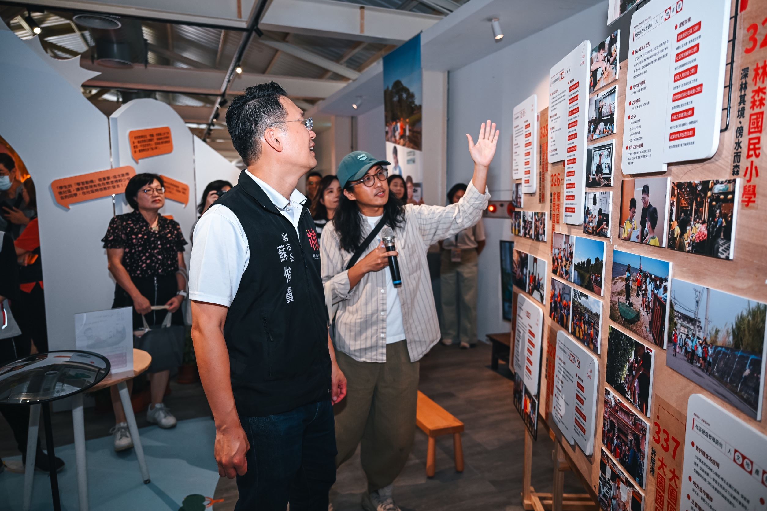 2025社博會：向桃園市蘇副市長俊賓介紹12校行動方_0