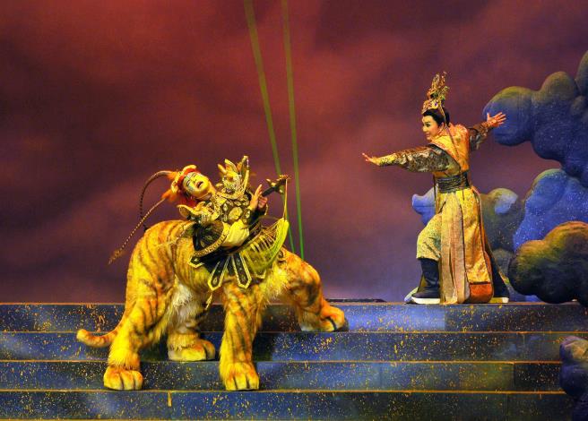 2025閩南傳統藝術巡演-明華園戲劇總團《劍神呂洞賓》劇照